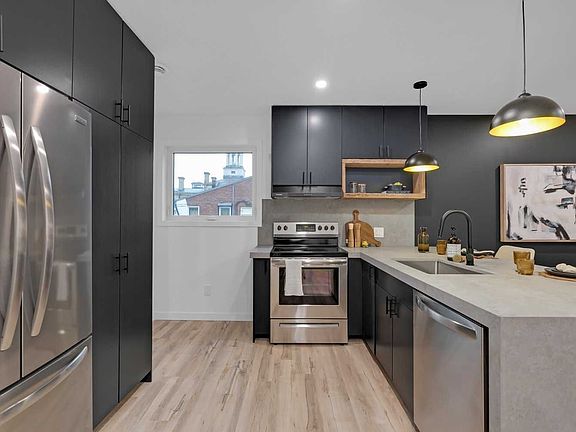 5th image of 256 George St Suite 1