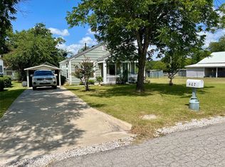407 Baylor St, Nocona, TX 76255