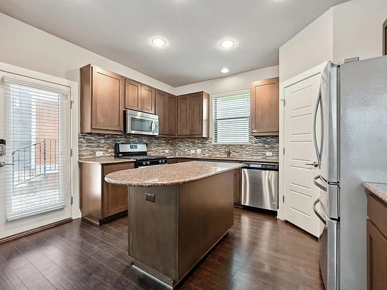2021 Carlson Dr — Photo 10