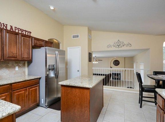 5th image of 8618 W Windsor Dr