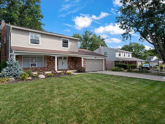 3rd image of 30130 Woodgate Dr
