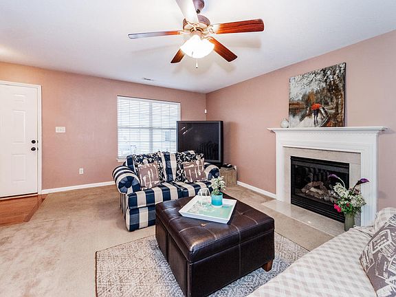 5th image of 1155 Evelyn Dr