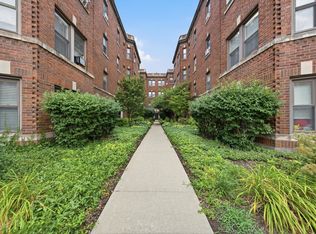 52 Forest Ave APT 2N, Riverside, IL 60546