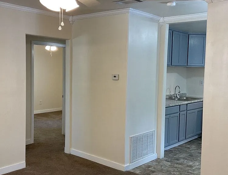 411 Washington St — Photo 5