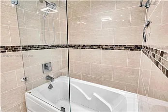 6770 Indian Creek Dr #70 — Photo 26