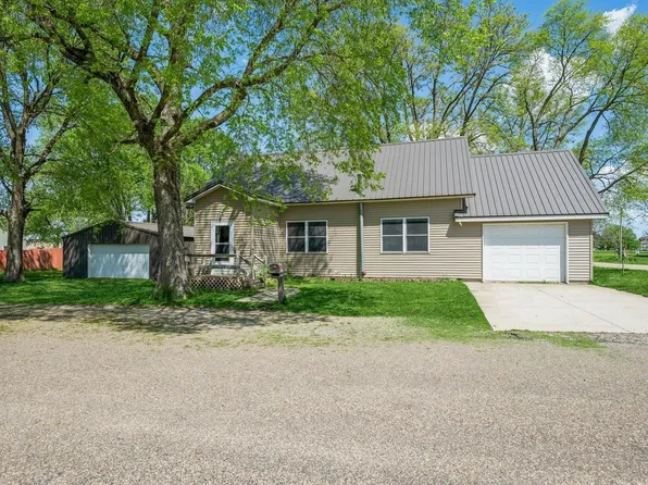 118 S 3rd St, Quasqueton, IA 52326