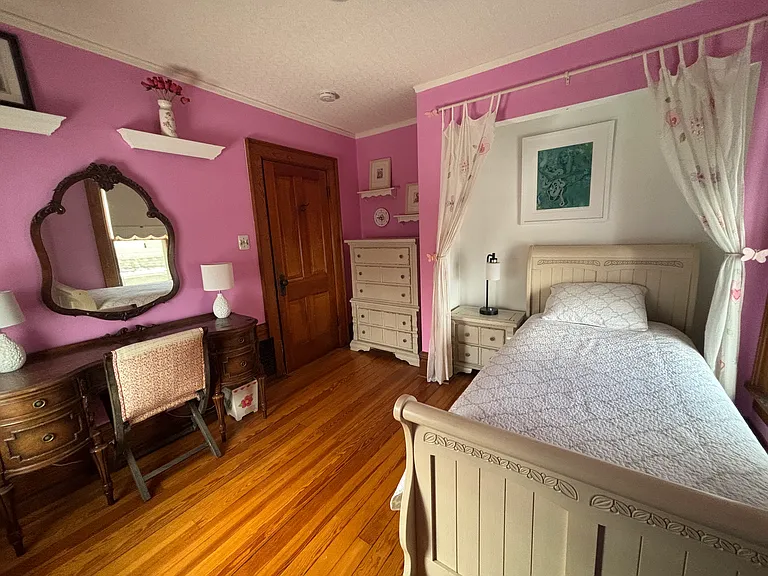 Single bedroom