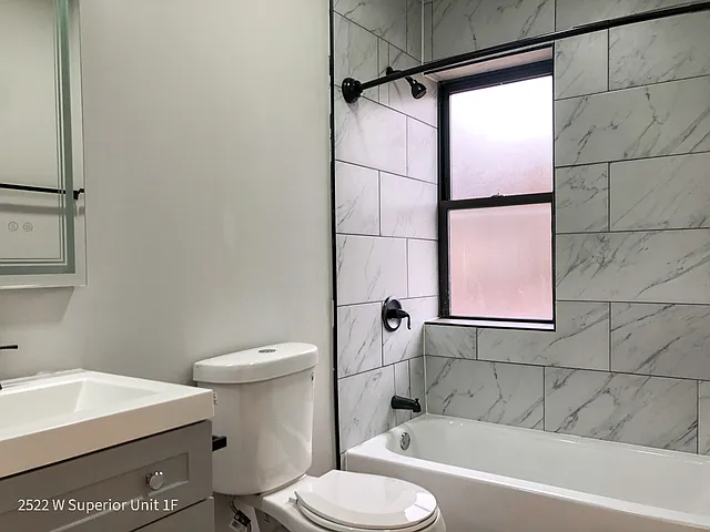 W Superior St — Photo 10