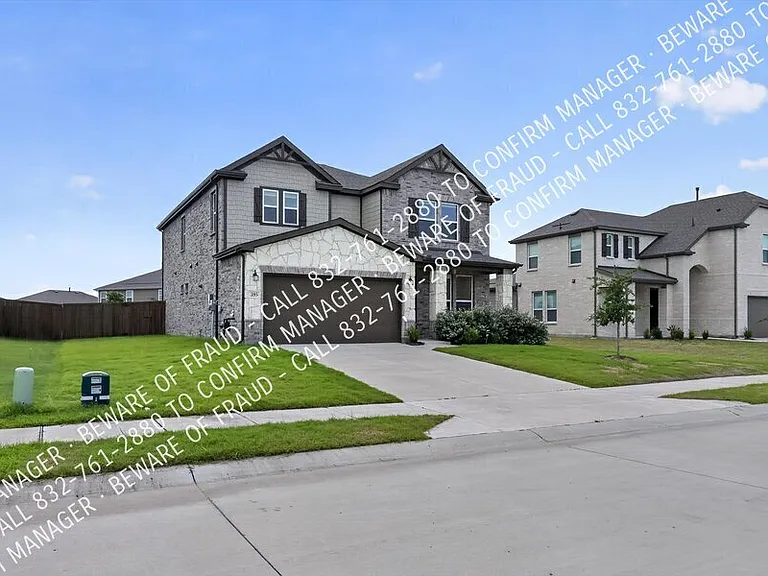 395 Boroughbridge Dr — Photo 2