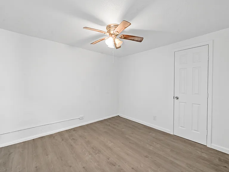 120 E Monterey St #116 — Photo 10