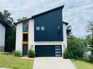 204 S Paddock Loop, Fayetteville, AR 72701