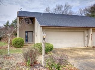 4008B Farmington Dr, Champaign, IL
