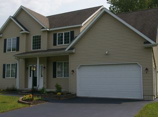 1904 Kensington Ct, Niskayuna, NY 12309