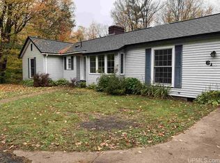 610 Cooper Lake Rd, Ishpeming, MI 49849