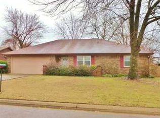 3205 S 57th St, Fort Smith, AR 72903