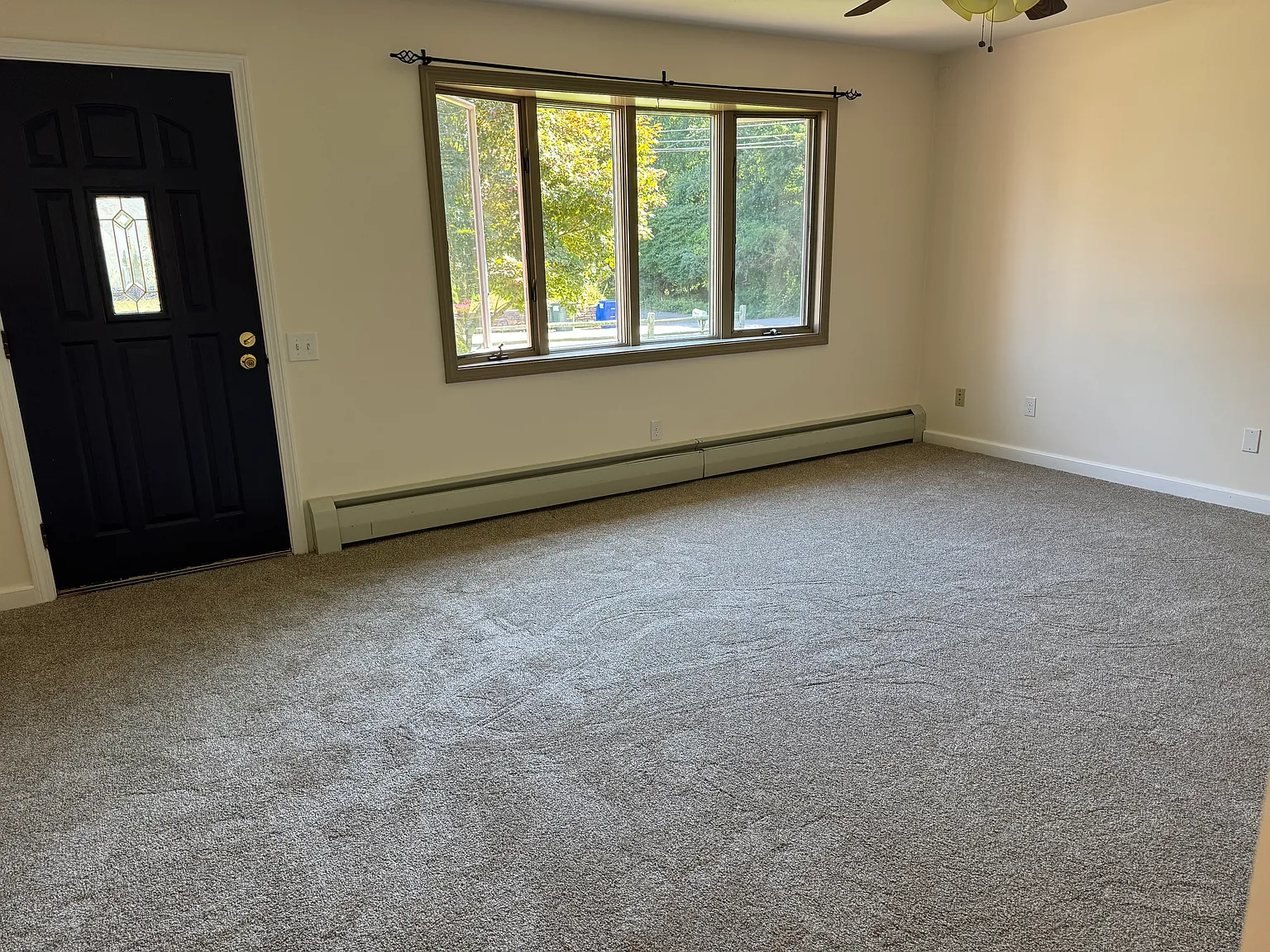 3 bed, 1600 sqft, $2,500 — Photo 3