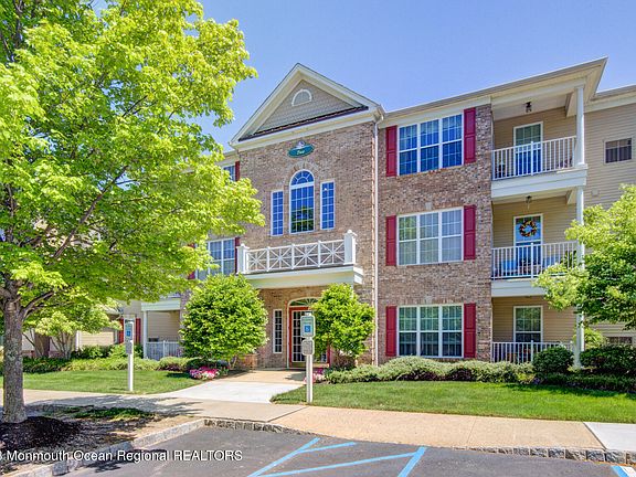3rd image of 220 Sophee Lane