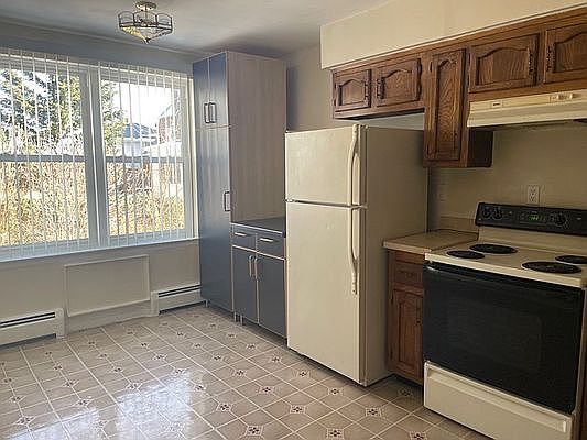 2nd image of 3640 Oxford Ave Floor 2