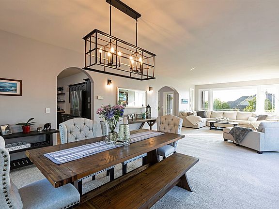 3rd image of 218 Mansion Heights Dr