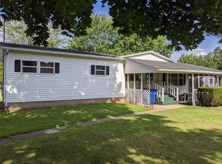 2892 Carmen Rd, Middleport, NY 14105