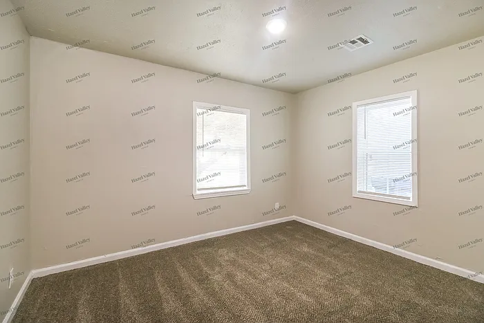1104 Jet Dr — Photo 8
