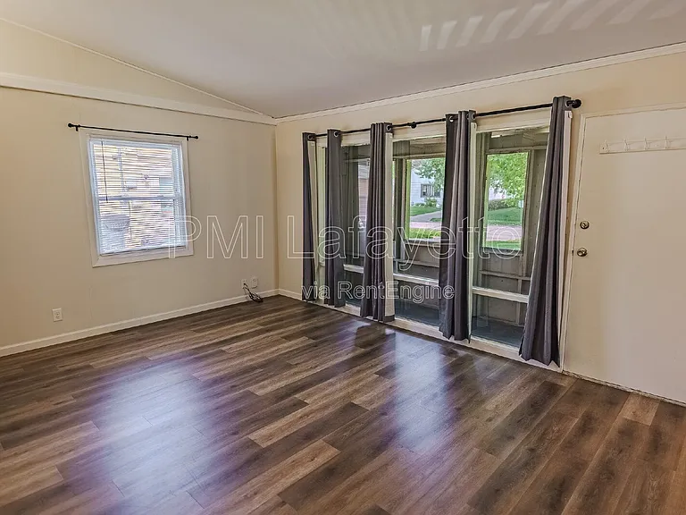 2760 Medford St — Photo 4