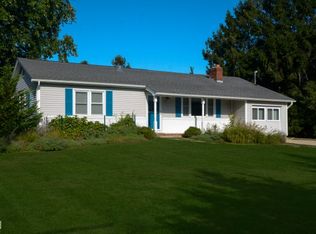 41 Tanners Neck Ln, Westhampton, NY