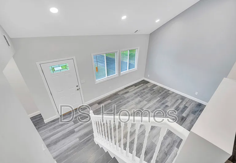 615 Macdonald Ave — Photo 9