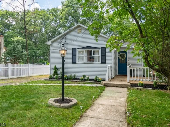 128 Vermont Trl, Hopatcong Boro, NJ 07843