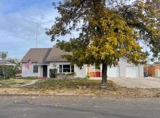 16 Soderstrom Ln, Turlock, CA 95380