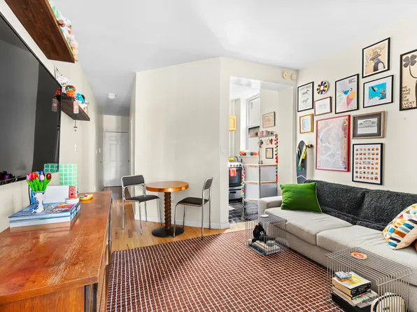 123 Guernsey St APT 2C, Brooklyn, NY 11222