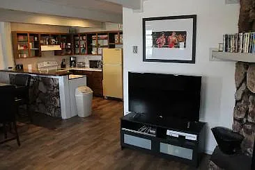 2 bed, 1.5 bath, 1080 sqft, $1,600 — Photo 3