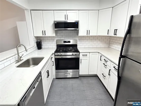 212 Westchester Ct #3507, Union, NJ 07083