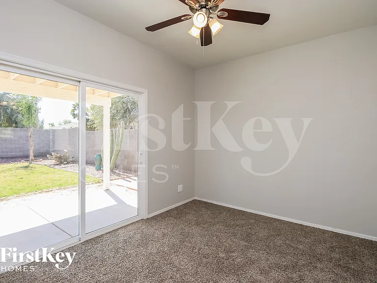 991 E Desert Moon Trl — Photo 6