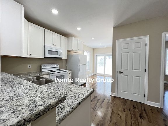 5th image of 150 Elm Hill Drive South S