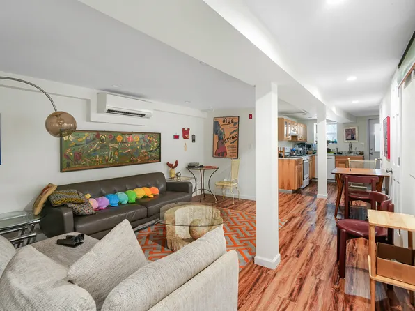 252 Jackson Street image 13 of 15