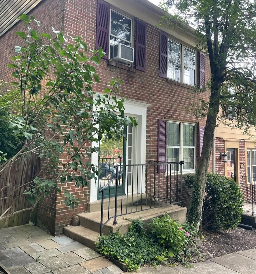 3 bed, 1360 sqft, $3,000 — Photo 1