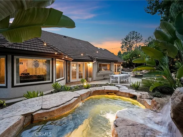 1812 Overview Cir, Santa Ana, CA 92705