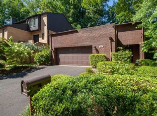 3503 Redwood Ct, Fairfax, VA 22030