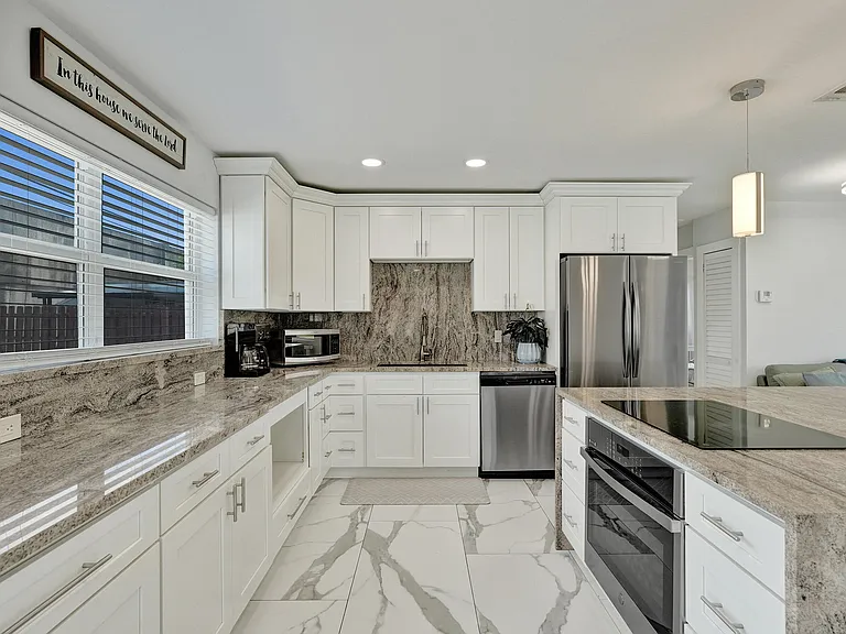 9446 Birmingham Dr — Photo 6
