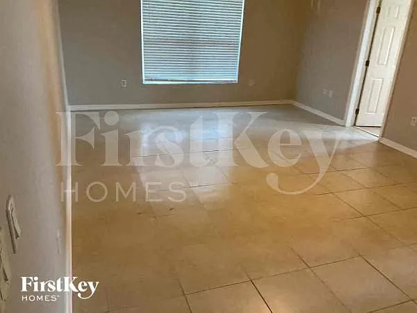 626 NW 16th Ter — Photo 5