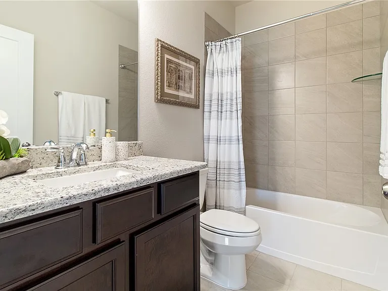 5322 Lyle Pl — Photo 15