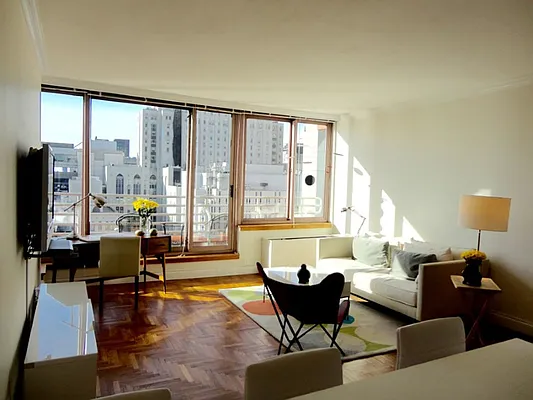 Rented by Sotheby's International Realty | media 21