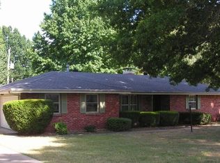 1922 S Saratoga Ave, Springfield, MO 65804