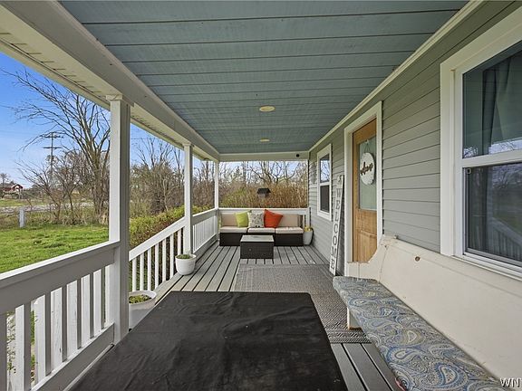 3rd image of 1934 Balmer Rd