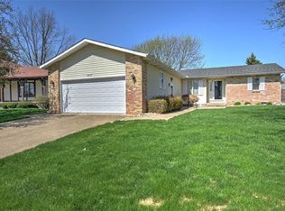 4571 Shadow Dr, Decatur, IL 62526