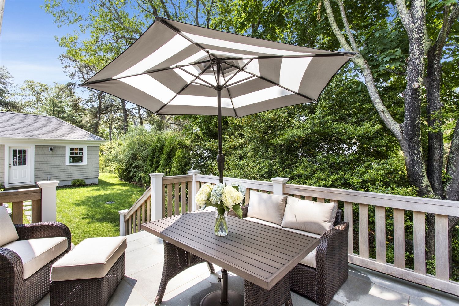  Sunny Deck for Outdoor Dining