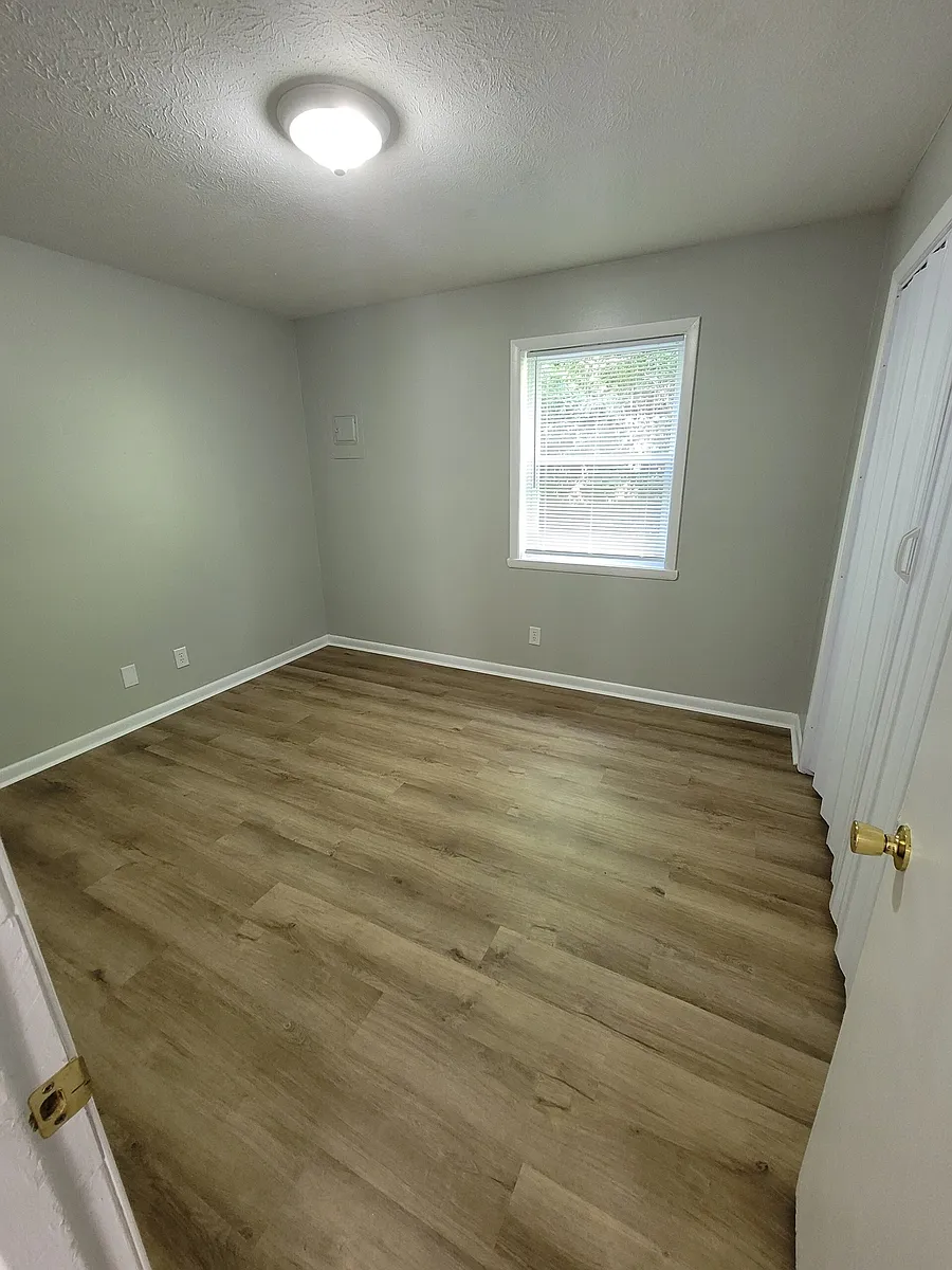 Building Photo - 107 Robbins Dr