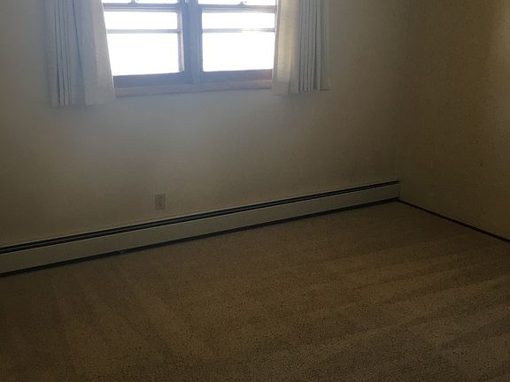 3rd image of 610 S 6th St APT D