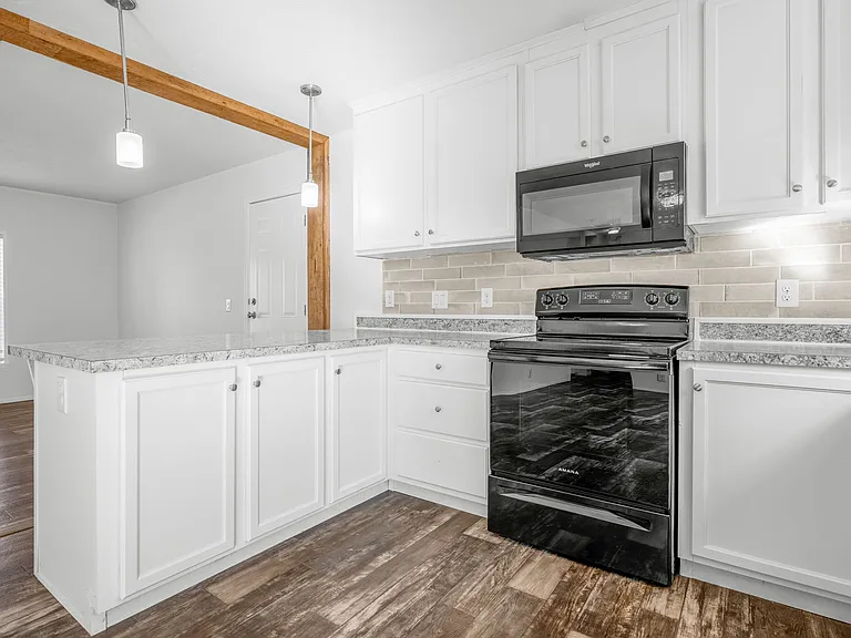 204 E 11th St #1 — Photo 2